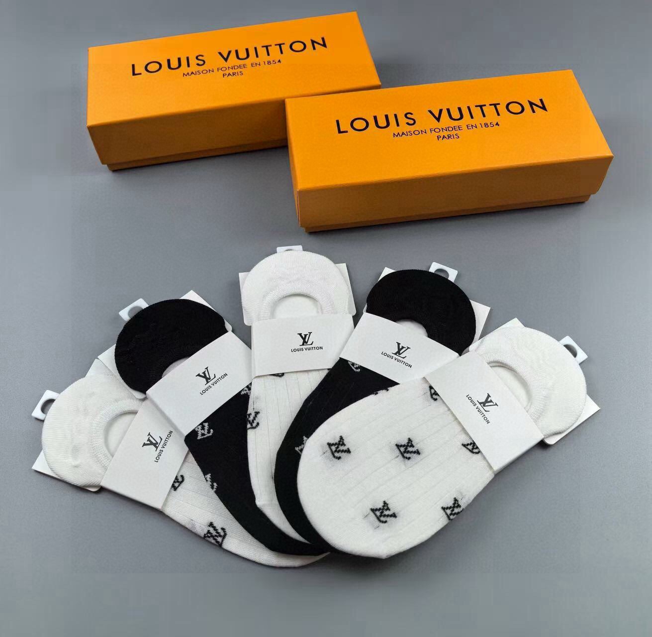 🆕Louis Vuitton · 路易威登❗️驴家新品女款隐形袜子❗【一盒五双】提花经典标志，纯棉材质，