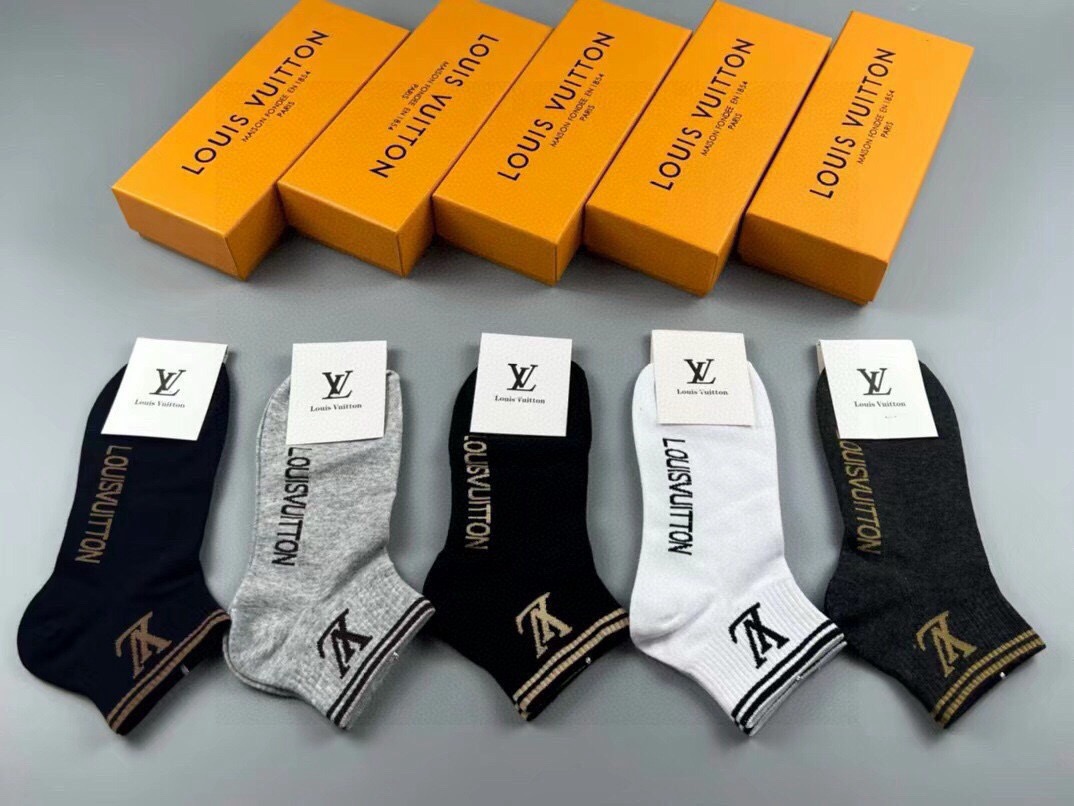 🆕LOUIS VUITTON · 路易威登❗️大驴家新品女款男款袜子❗️【一盒五双】纯棉材质，柔软舒适，