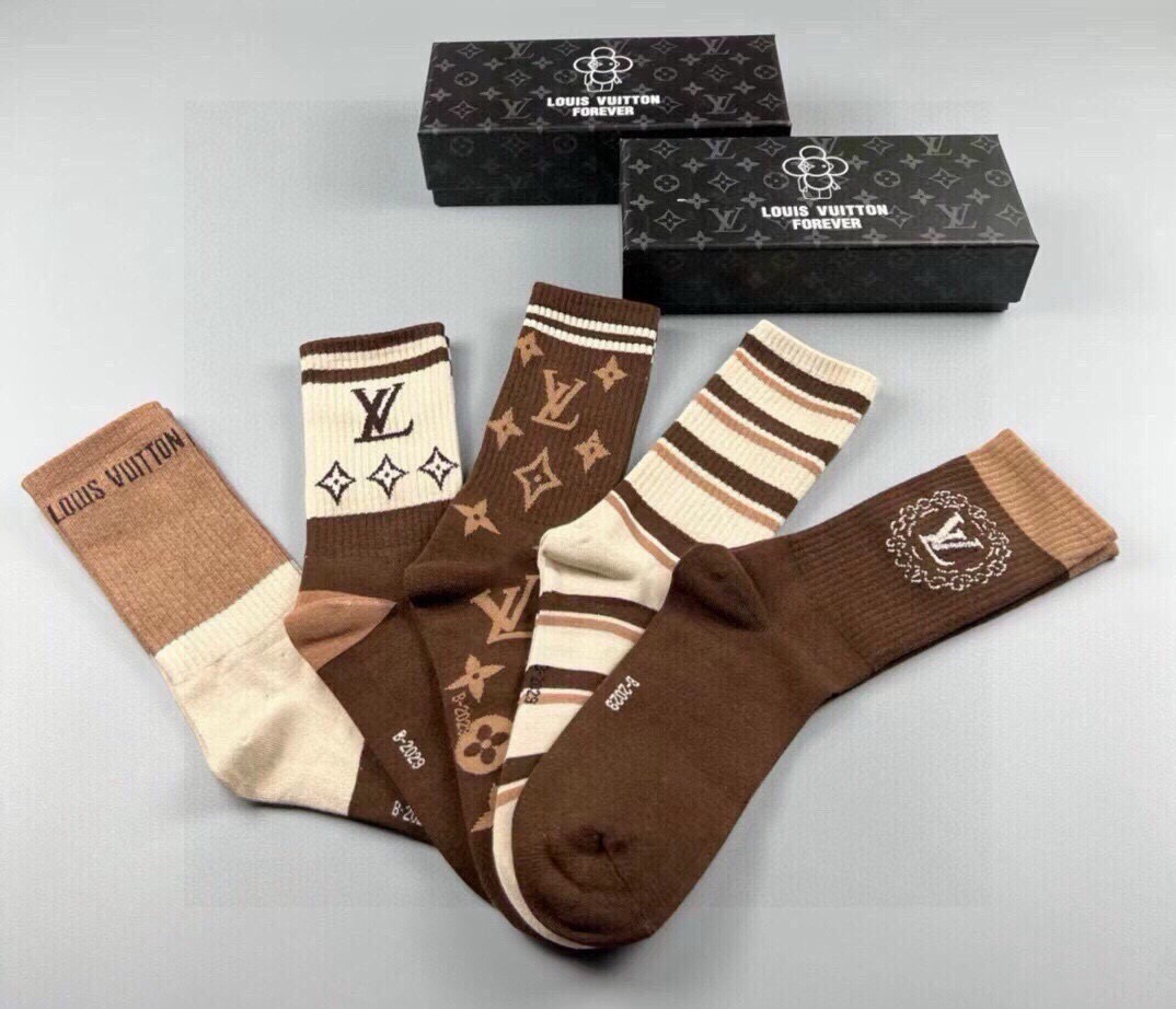 🆕Louis Vuitton · 路易威登❗️驴家新品女款高筒袜子❗️【一盒五双】纯棉材质，提花经典标志