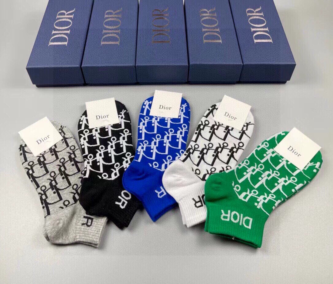 🆕Dior · 迪奥❗️D家新品短款袜子❗️【一盒五双】纯棉材质，上脚柔软舒适，经典的D家字母logo，
