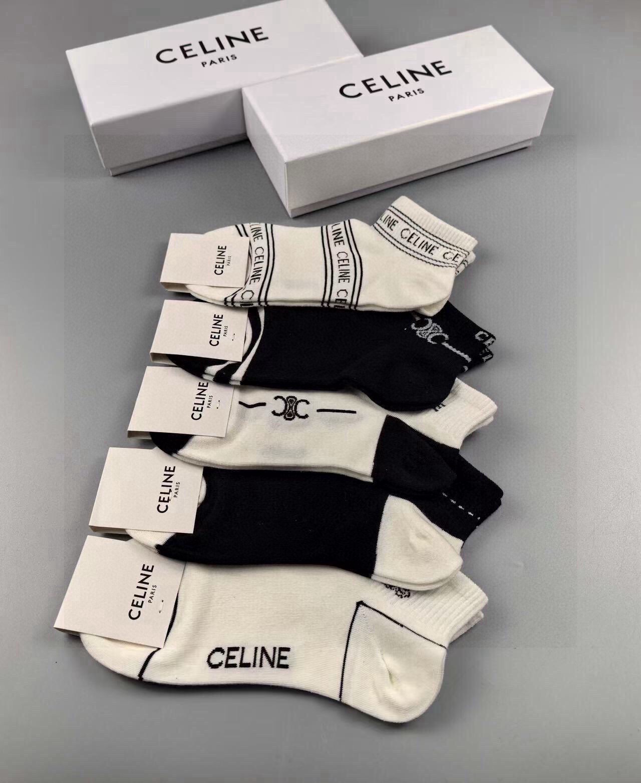 🆕CELINE · 赛琳❗️新品女款短袜子【一盒五双】提花经典标志，纯棉材质制造，透气舒适，超级nice
