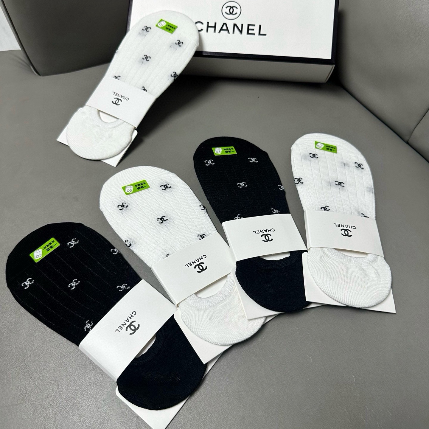 🆕Chanel · 香奈儿❗️小香新品女款隐形袜子❗️【一盒五双】提花经典标志，纯棉材质，超舒适超美腻❗