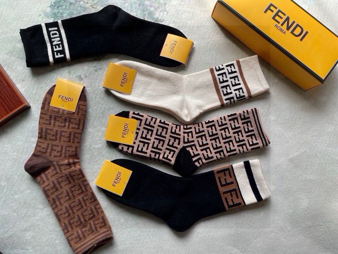 🆕Fendi · 芬迪❗️F家新品女款中筒兔绒袜❗【敲黑板划重点：兔绒材质️❗️护肤蓄热❗️❗️】【一盒