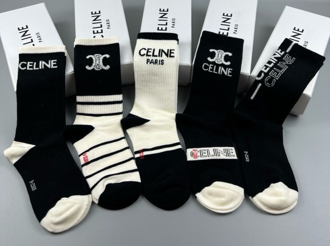 🆕Celine · 赛琳❗️CE家新品女款中筒袜子❗️【一盒五双】纯棉材质，柔软舒适透气，提花经典CE标