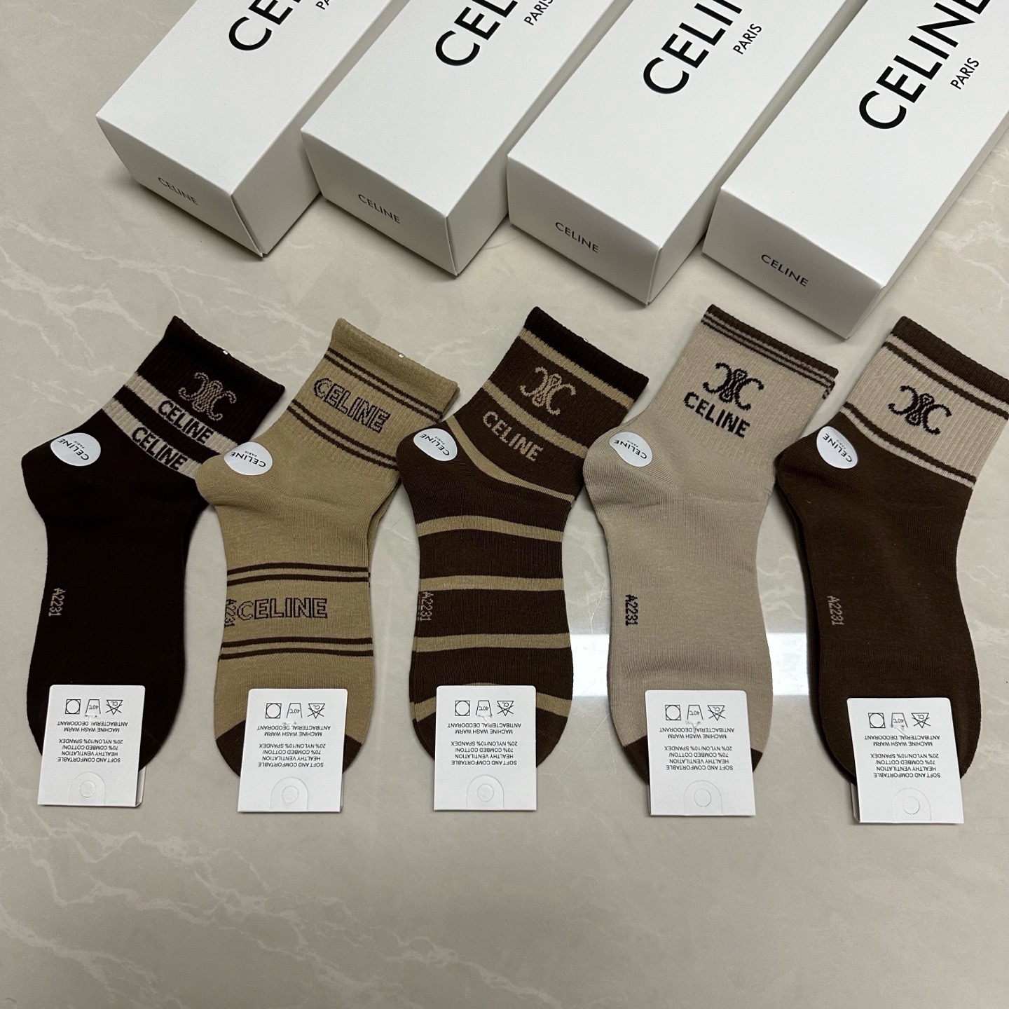 🆕CELINE · 赛琳❗️新品女款中筒袜，【一盒五双】提花经典标志，纯棉材质制造，透气舒适，超级nic