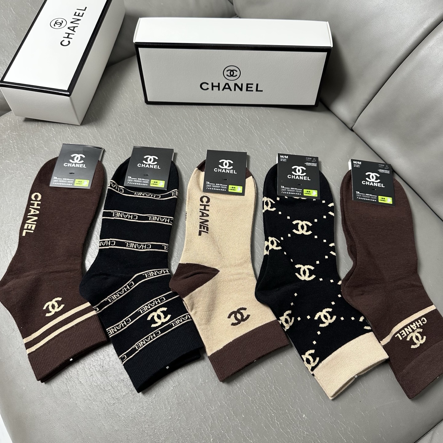 🆕Chanel · 香奈儿❗️CH家新品男款中筒袜子❗️【一盒五双】纯棉材质，柔软舒适透气，提花经典标志