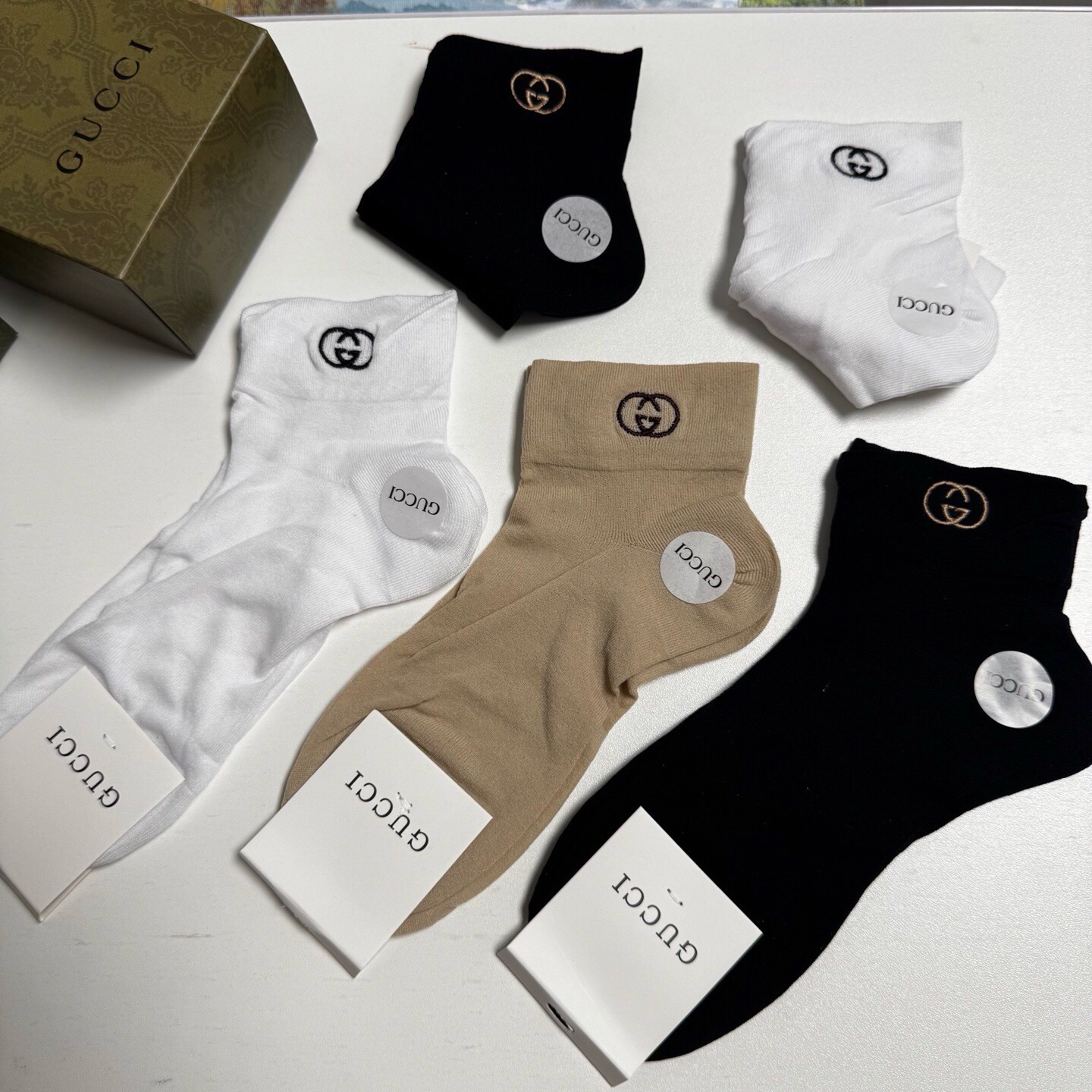 🆕Gucci · 古奇❗️G家新品女款袜子❗️【一盒五双】轻薄款，经典双G字母刺绣，透气柔软舒适，超火爆
