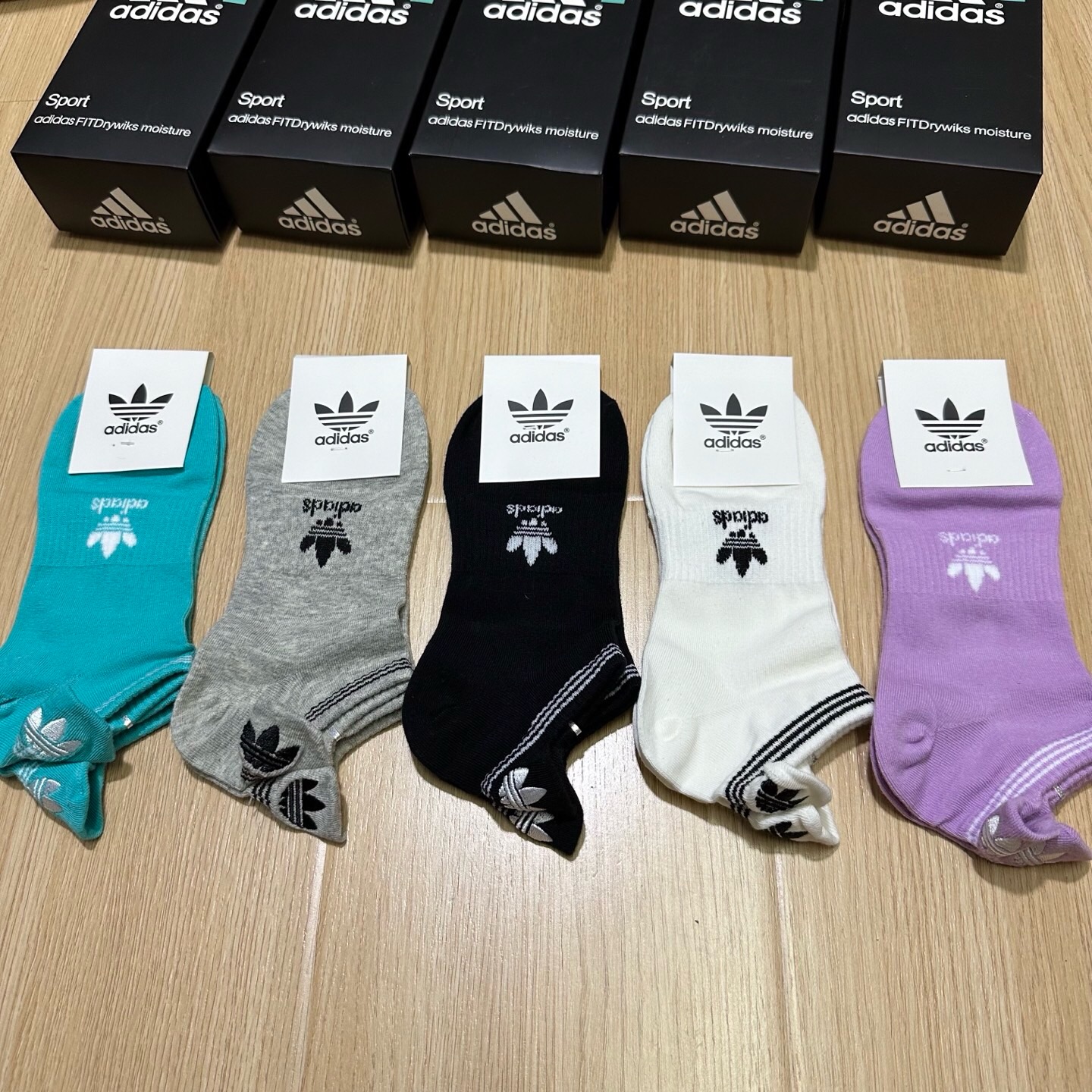 🆕Adidas · 阿迪达斯❗️火爆全网的三叶草❗️☘️logo超级nice❗️❗️设计惊艳绝伦超级好看