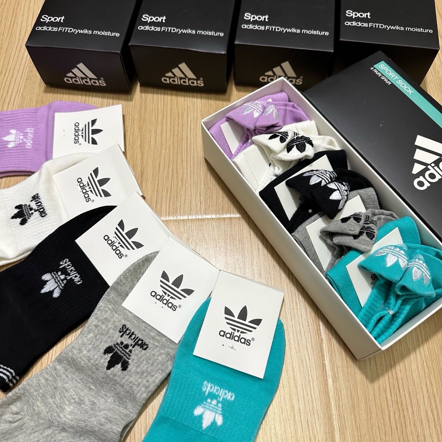 🆕Adidas · 阿迪达斯❗️火爆全网的三叶草❗️☘️logo超级nice❗️❗️设计惊艳绝伦超级好看