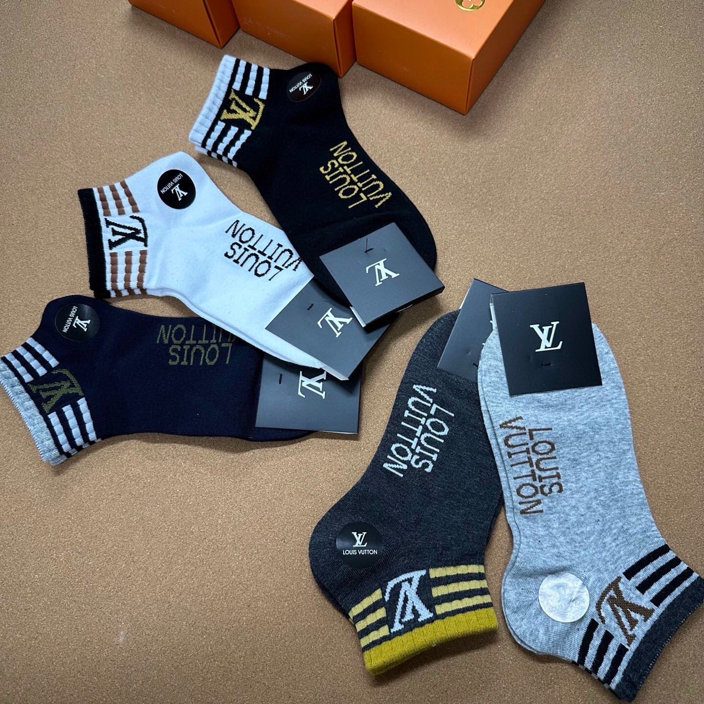 🆕Louis Vuitton · 路易威登❗️驴家新品男款袜子❗️【一盒五双】提花驴家经典logo，纯棉