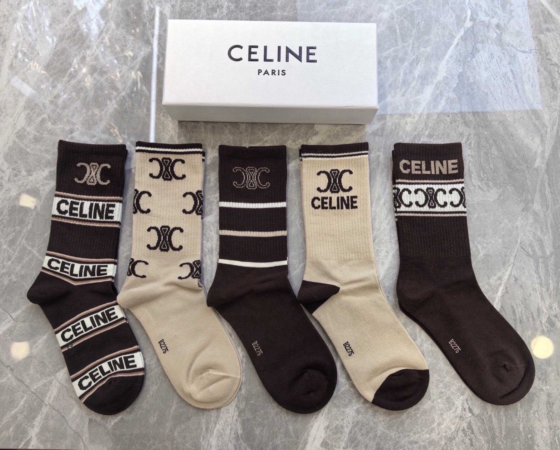 NO:851064,Celine · Celine CE's new women's mid-calf socks [five pairs in a box] pure cotton material, soft, comfortable and breathable, jacquard classic CE mark, big-name streetwear, fashionable people must-have super good-fitting socks, stockings, socks, celine, celine, socks19860909 Celine · 赛琳CE家新品女款中筒袜子【一盒五双】纯棉材质,柔软舒适透气,提花经典CE标志,大牌出街,潮人必备超好搭袜子,丝袜,袜子,celine,celine,socks,accessory