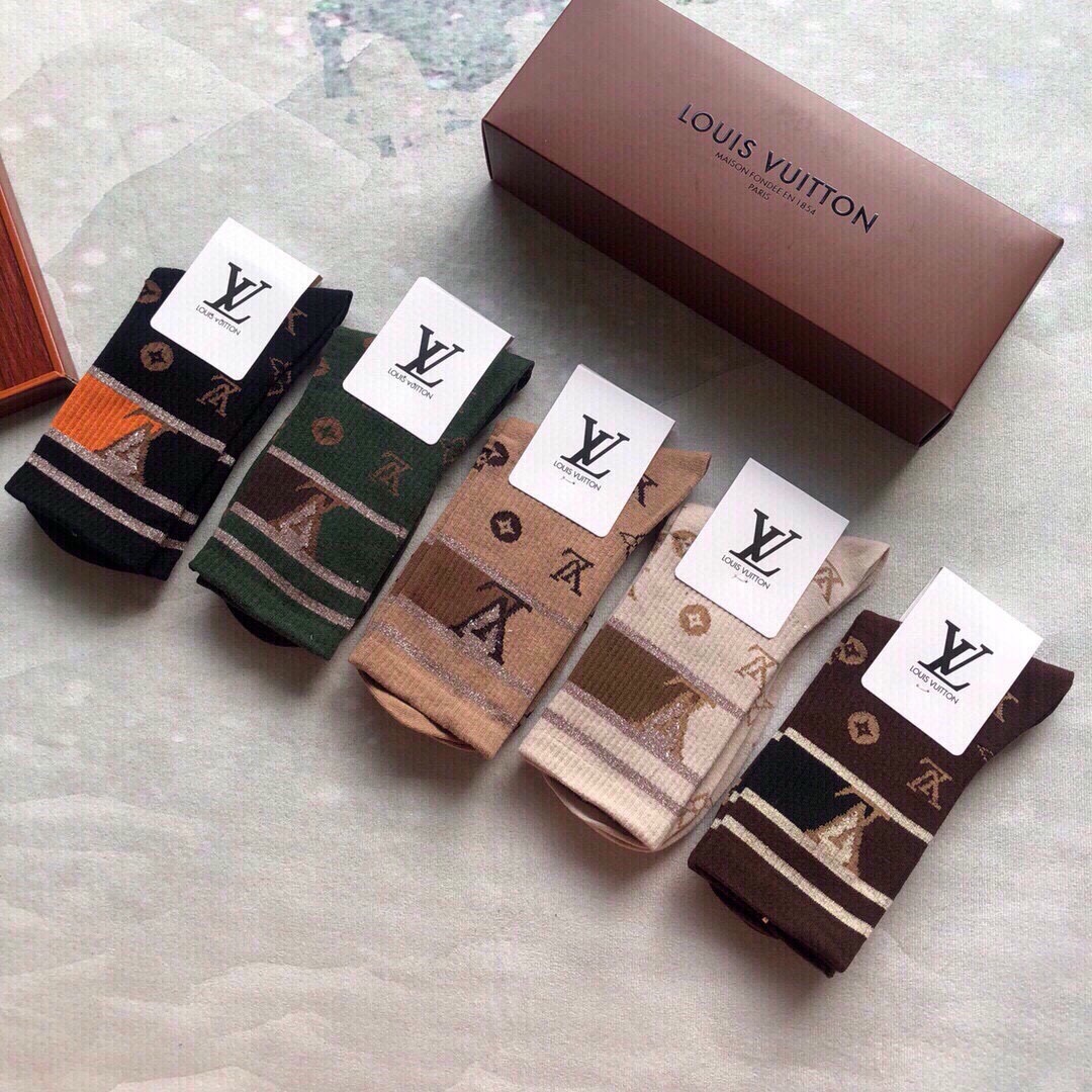 🆕Louis Vuitton · 路易威登❗️驴家新品女款中筒袜子❗️【一盒五双】纯棉材质，柔软舒适透气