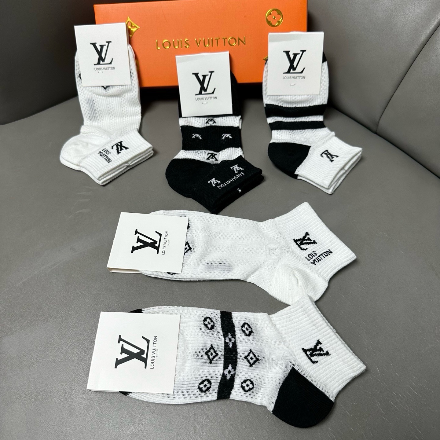 🆕Louis Vuitton · 路易威登❗️驴家新品女款袜子❗️【一盒五双】提花驴家经典logo，纯棉
