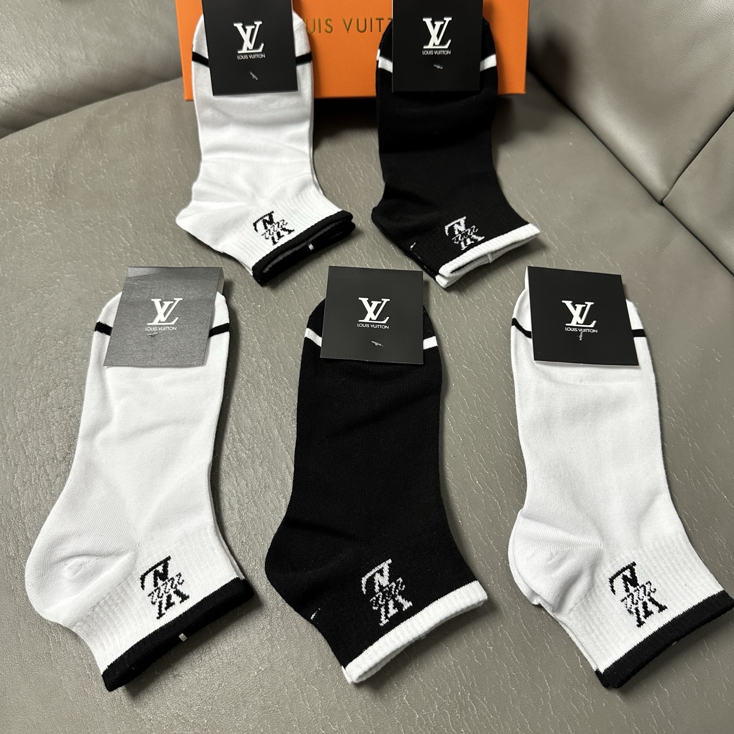🆕Louis Vuitton · 路易威登❗️驴家新品男款袜子❗️【一盒五双】提花驴家经典logo，纯棉