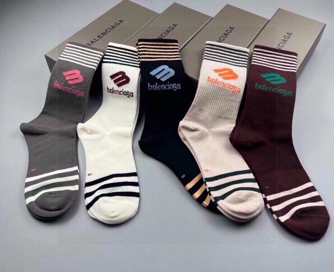 🆕BALENCIAGA · 巴黎世家❗️大巴黎新品女款长筒袜子❗️【一盒五双】纯棉材质织造，上脚柔软舒适