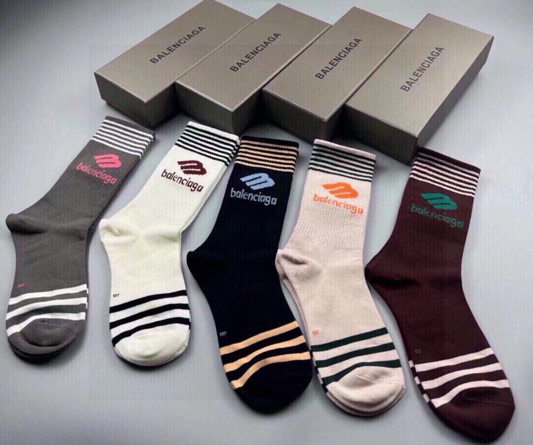 🆕BALENCIAGA · 巴黎世家❗️大巴黎新品女款长筒袜子❗️【一盒五双】纯棉材质织造，上脚柔软舒适