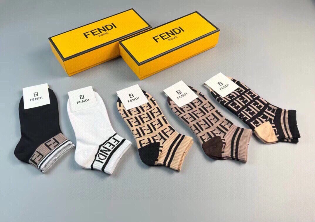🆕FENDI · 芬迪❗️大F新品袜子❗️【一盒五双】提花经典的双F标志，纯棉材质制造，透气舒适，超级n