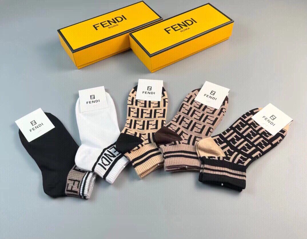 🆕FENDI · 芬迪❗️大F新品袜子❗️【一盒五双】提花经典的双F标志，纯棉材质制造，透气舒适，超级n