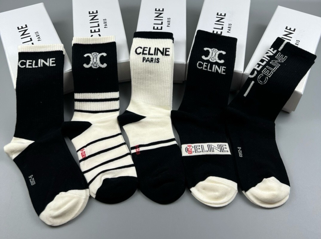 🆕Celine · 赛琳❗️CE家新品女款中筒袜子❗️【一盒五双】纯棉材质，柔软舒适透气，提花经典CE标