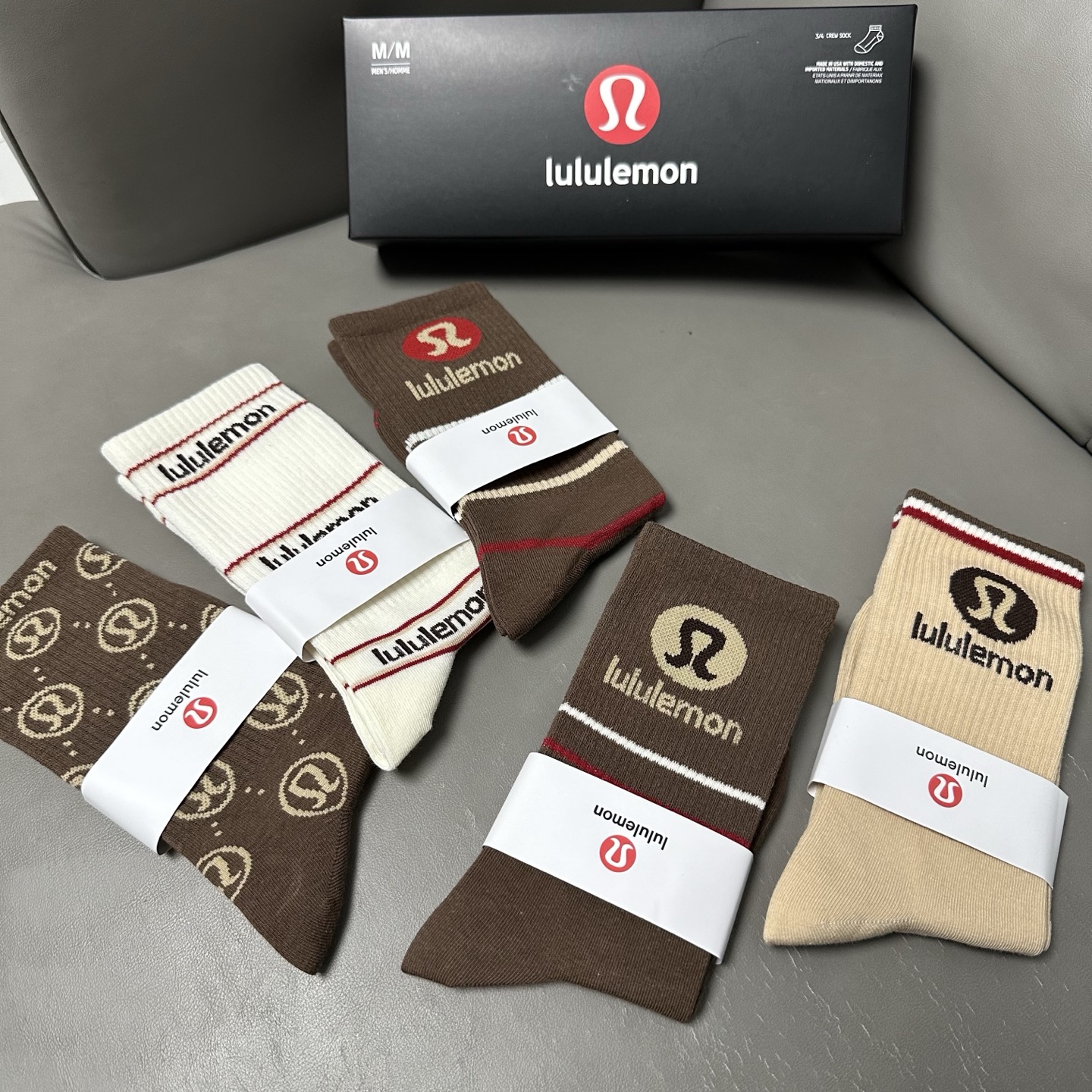 🆕Lululemon · 露露❗️露露新品女款袜子❗️【一盒五双】提花经典标志，纯棉材质制造，透气舒适，