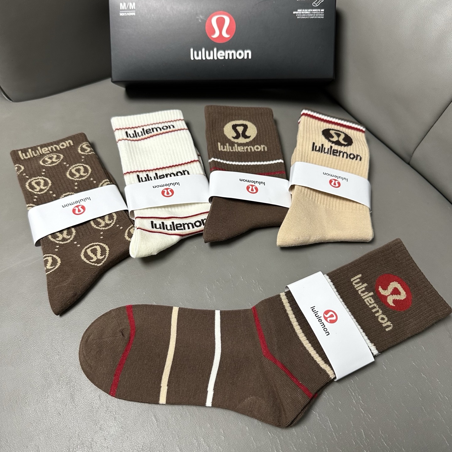 🆕Lululemon · 露露❗️露露新品女款袜子❗️【一盒五双】提花经典标志，纯棉材质制造，透气舒适，