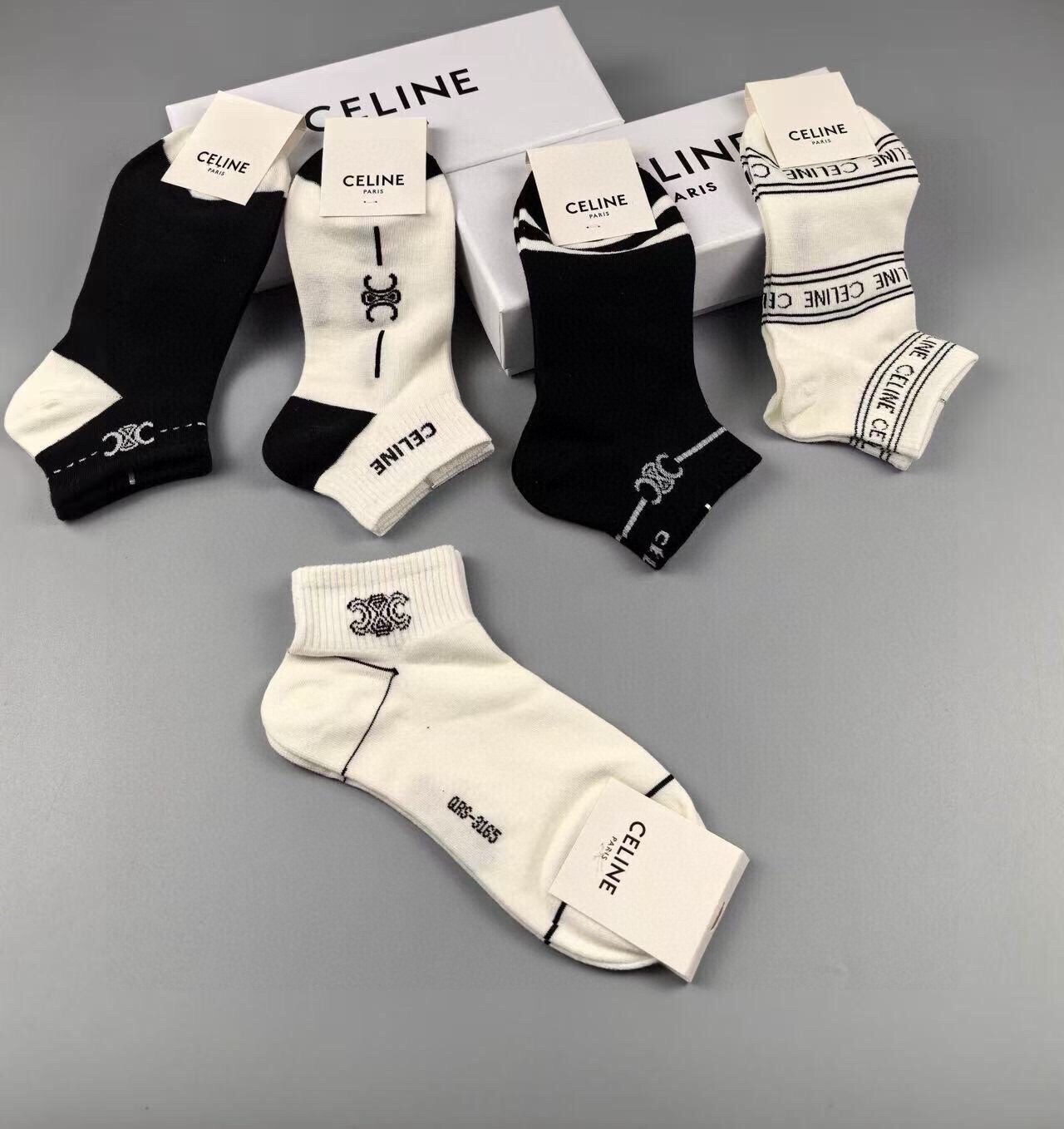 🆕CELINE · 赛琳❗️新品女款短袜子【一盒五双】提花经典标志，纯棉材质制造，透气舒适，超级nice