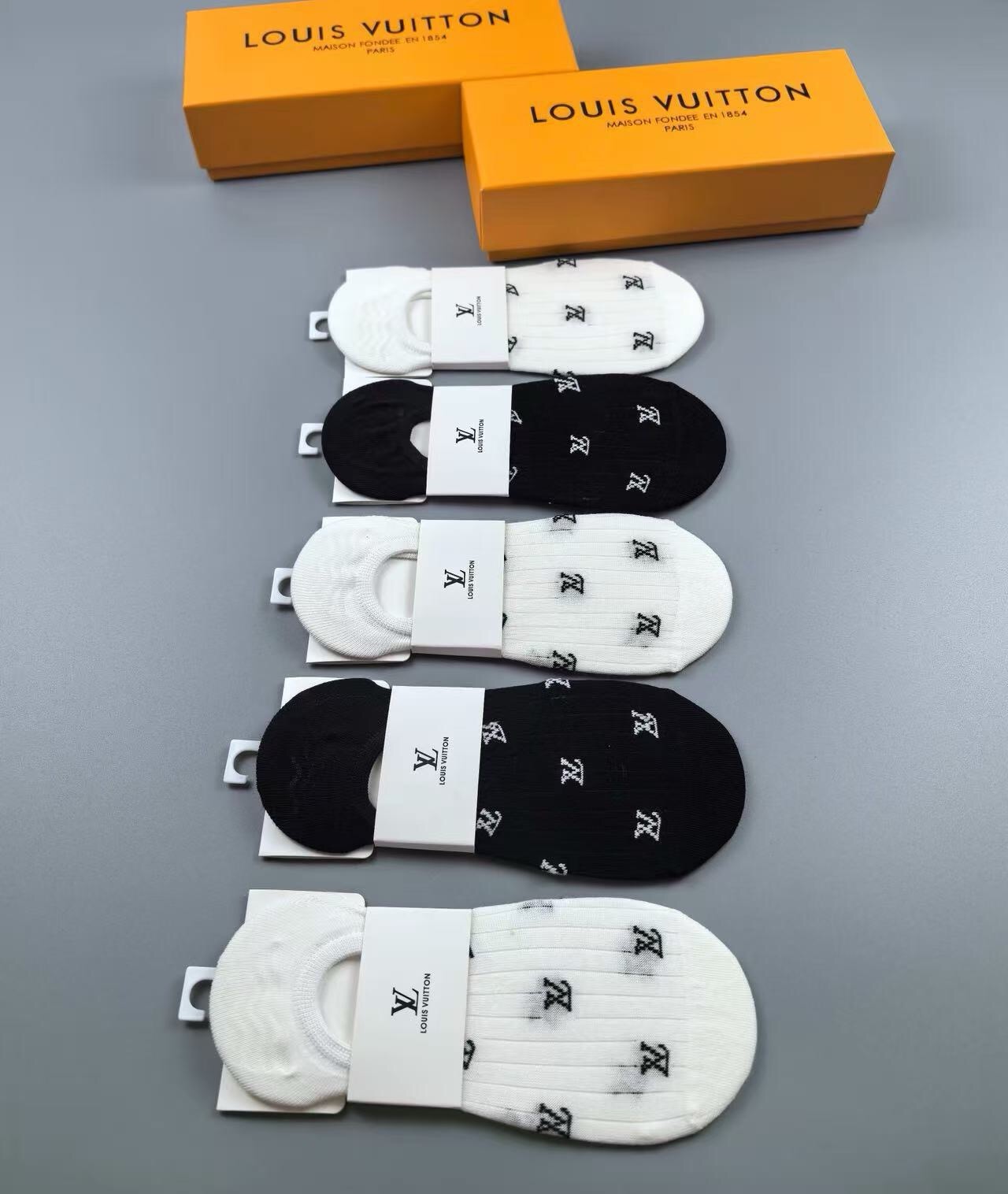 🆕Louis Vuitton · 路易威登❗️驴家新品女款隐形袜子❗【一盒五双】提花经典标志，纯棉材质，