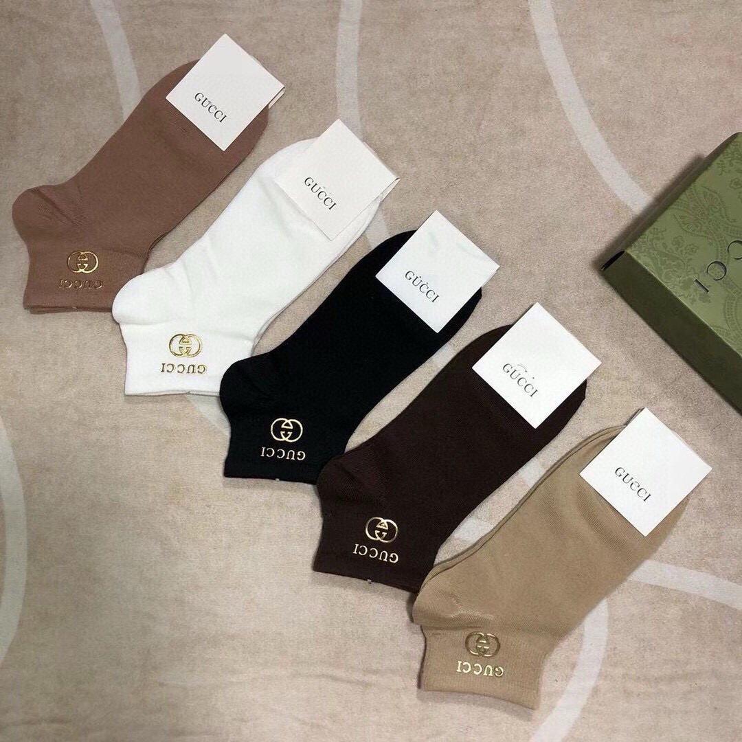 🆕Gucci · 古奇❗️G家新品女款袜子❗️【一盒五双】纯棉材质，柔软舒适透气，罗口烫金经典品牌全称l