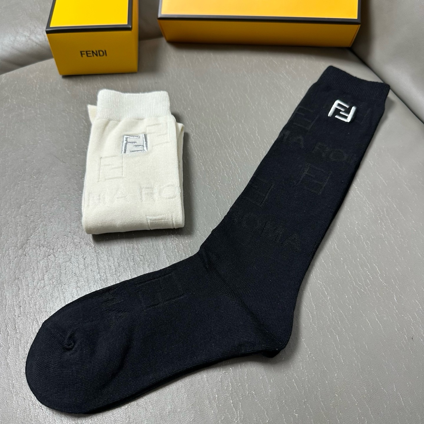🆕Fendi · 芬迪❗️FF新品女款小腿袜❗️【一盒二双】纯棉材质双针双路织造，暗纹提花，上脚柔软舒适