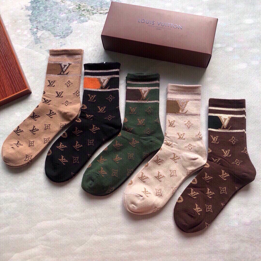 🆕Louis Vuitton · 路易威登❗️驴家新品女款中筒袜子❗️【一盒五双】纯棉材质，柔软舒适透气