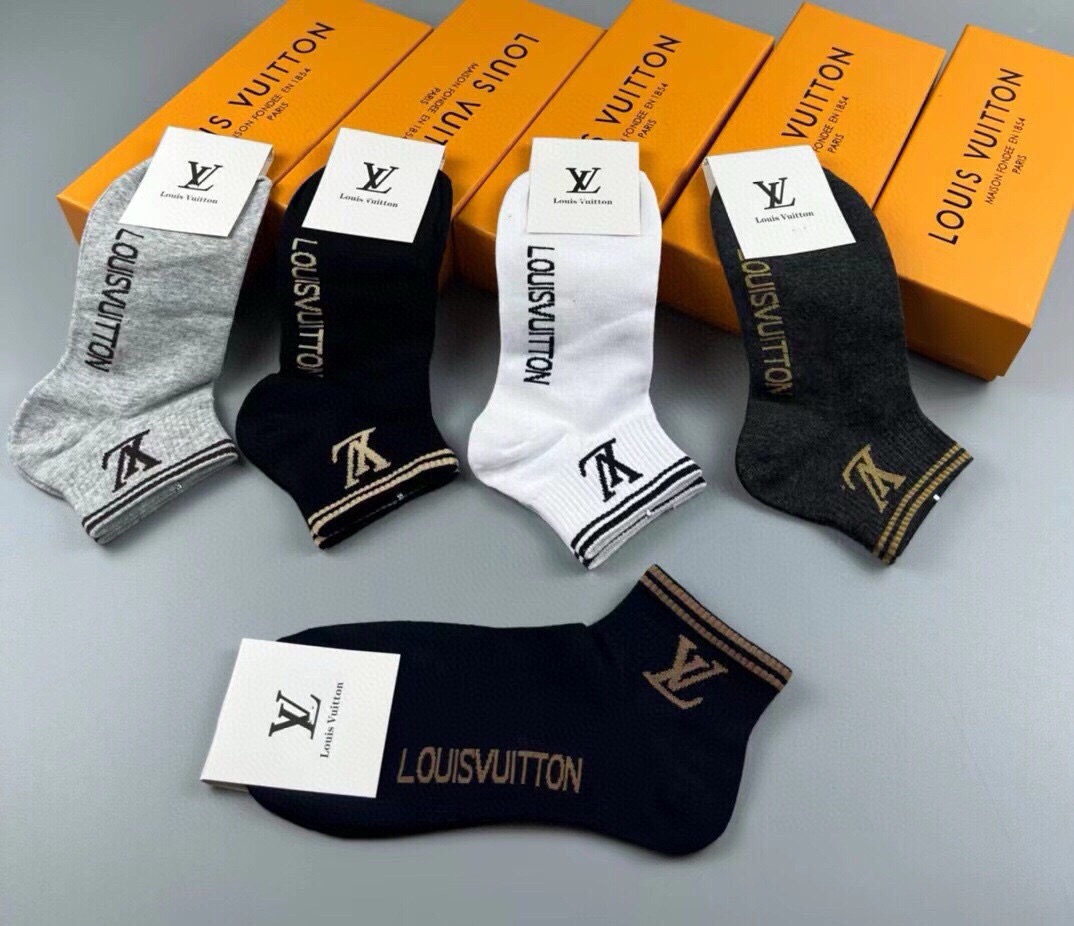 🆕LOUIS VUITTON · 路易威登❗️大驴家新品女款男款袜子❗️【一盒五双】纯棉材质，柔软舒适，