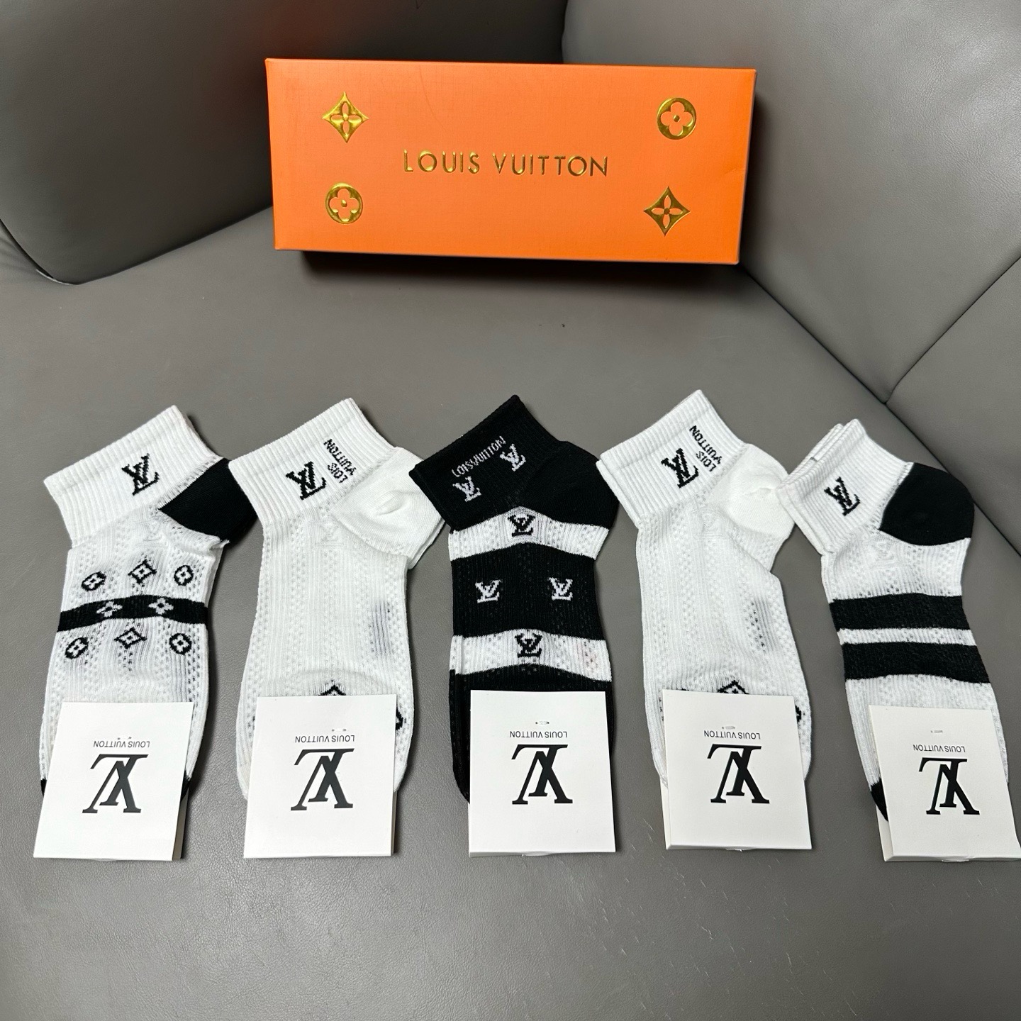 🆕Louis Vuitton · 路易威登❗️驴家新品女款袜子❗️【一盒五双】提花驴家经典logo，纯棉