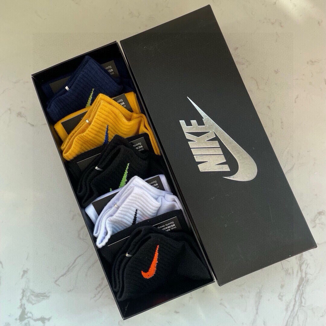🆕【NIKE 耐克】火爆全网款❗️JUST DOIT. ☑️logo超级nice❗️袜底束脚的设计惊艳绝