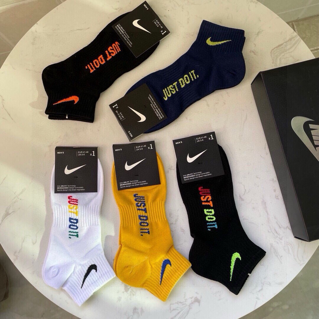 🆕【NIKE 耐克】火爆全网款❗️JUST DOIT. ☑️logo超级nice❗️袜底束脚的设计惊艳绝