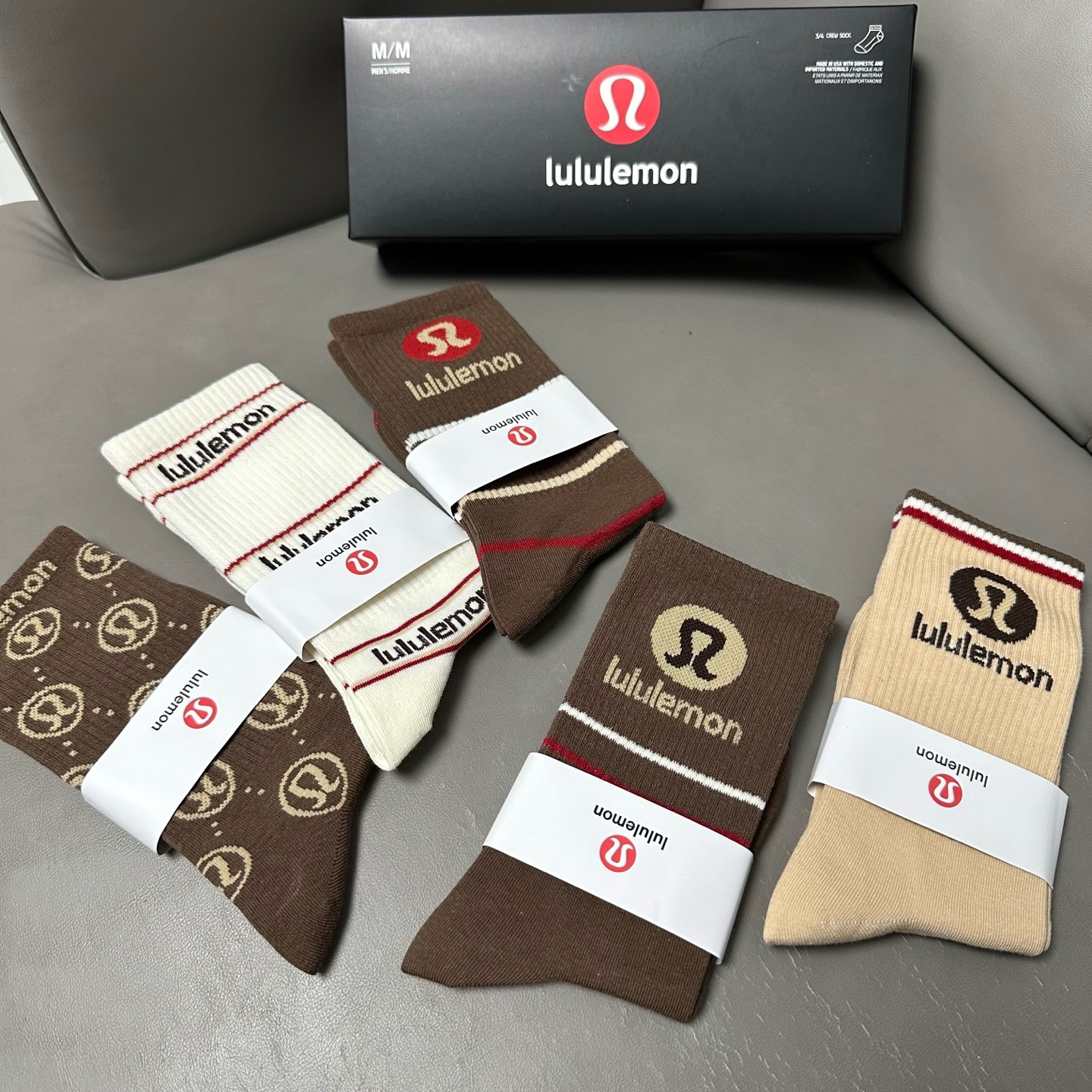 🆕Lululemon · 露露❗️露露新品女款袜子❗️【一盒五双】提花经典标志，纯棉材质制造，透气舒适，