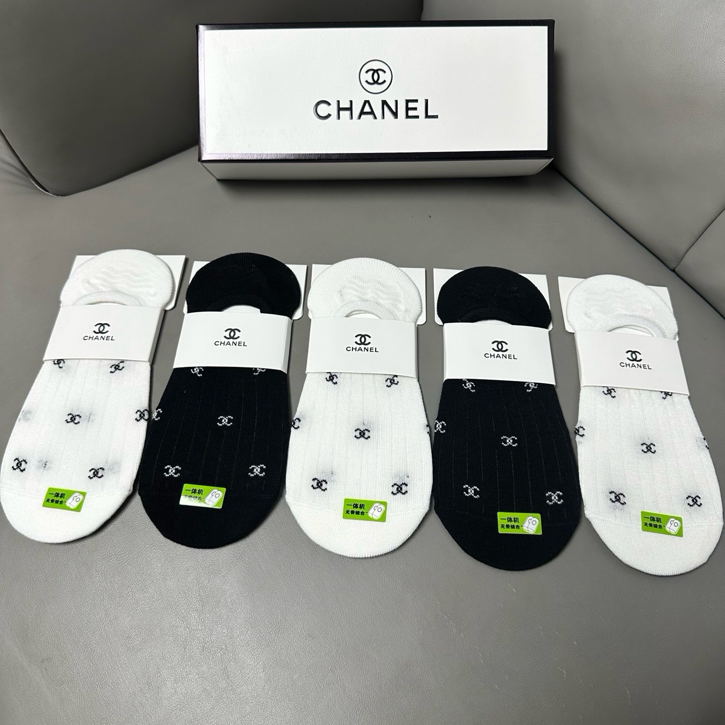 🆕Chanel · 香奈儿❗️小香新品女款隐形袜子❗️【一盒五双】提花经典标志，纯棉材质，超舒适超美腻❗