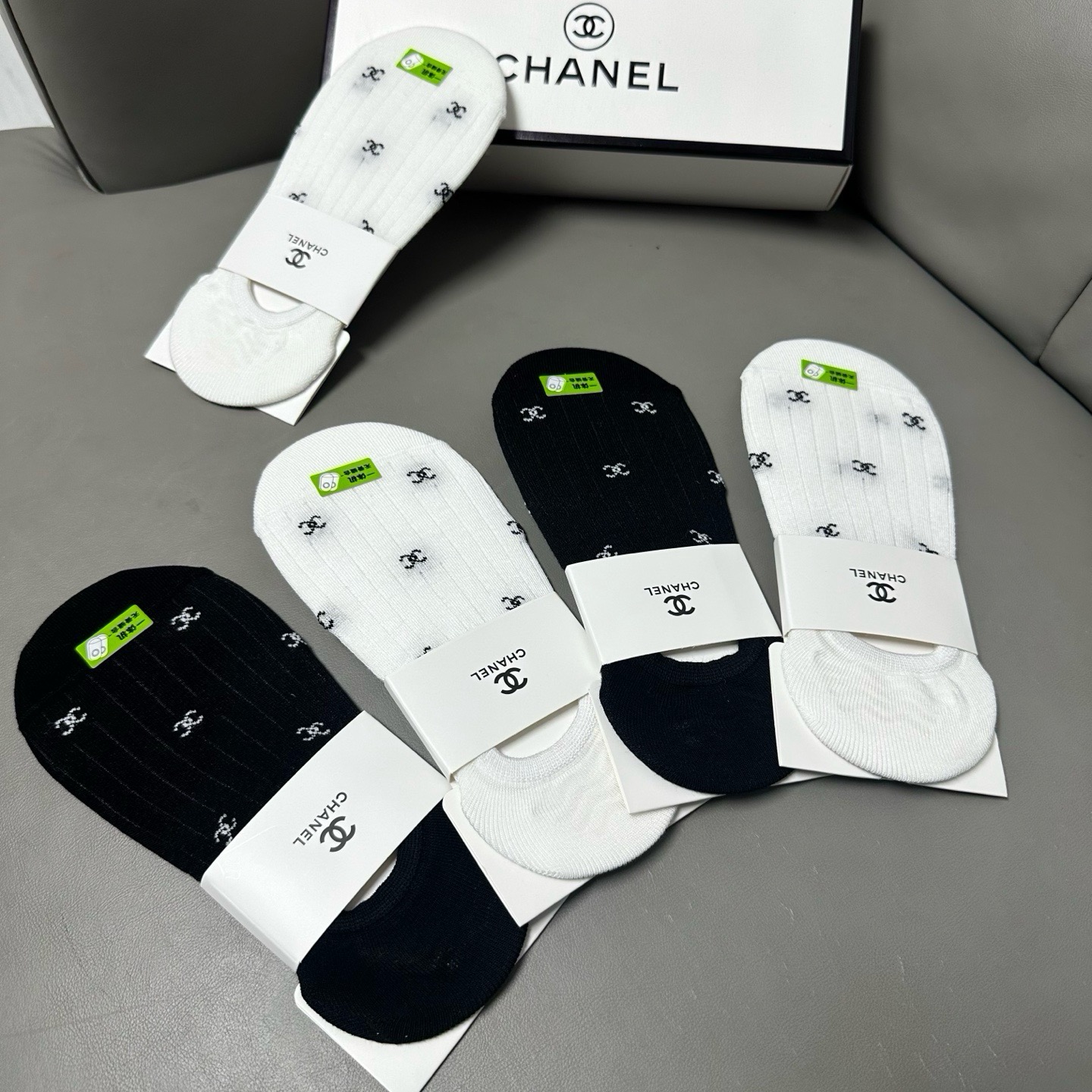 🆕Chanel · 香奈儿❗️小香新品女款隐形袜子❗️【一盒五双】提花经典标志，纯棉材质，超舒适超美腻❗