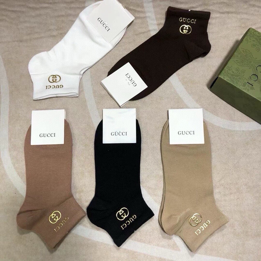 🆕Gucci · 古奇❗️G家新品女款袜子❗️【一盒五双】纯棉材质，柔软舒适透气，罗口烫金经典品牌全称l
