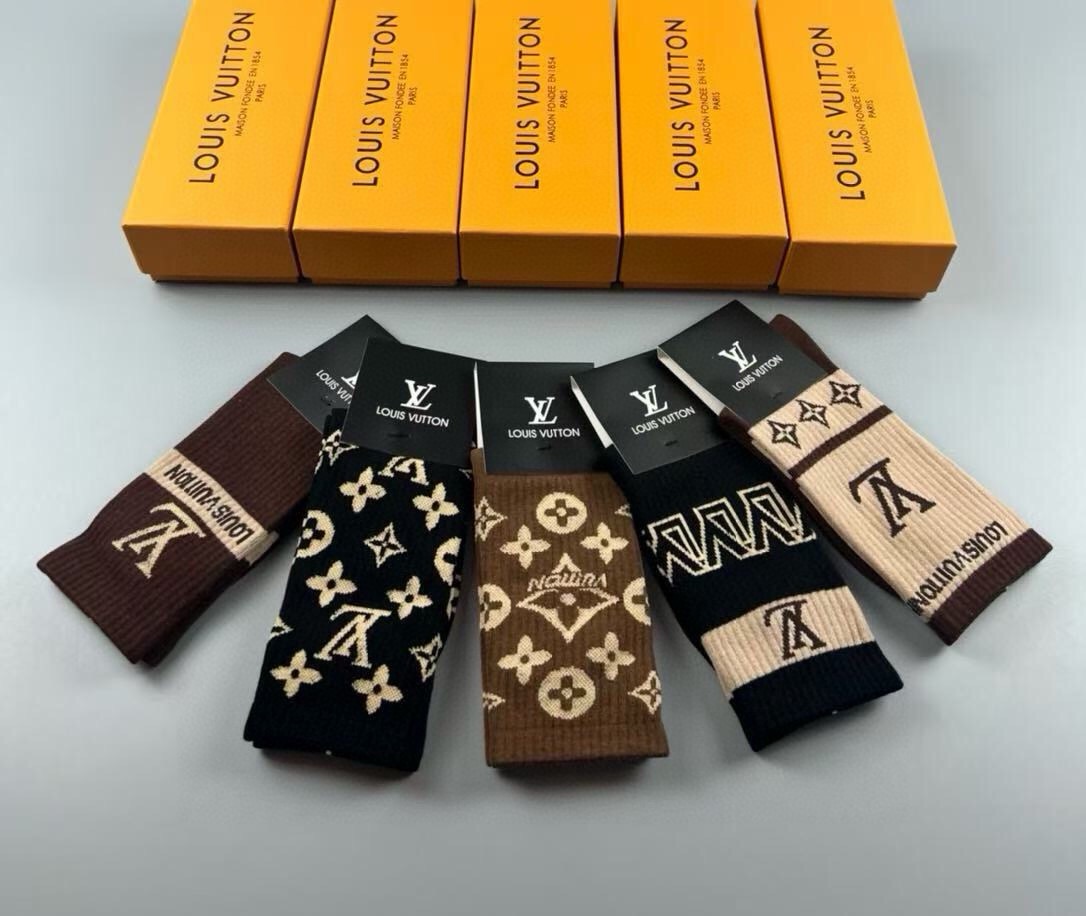 🆕Louis Vuitton · 路易威登❗️驴家新品高筒袜子❗️【一盒五双】纯棉材质，提花经典标志，柔