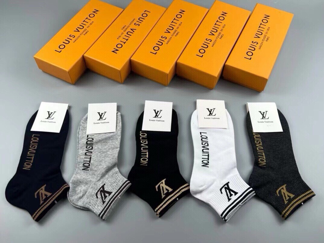 🆕LOUIS VUITTON · 路易威登❗️大驴家新品女款男款袜子❗️【一盒五双】纯棉材质，柔软舒适，