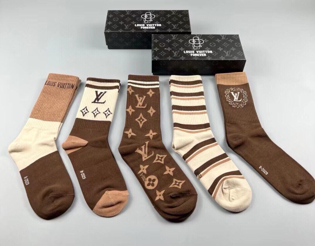 🆕Louis Vuitton · 路易威登❗️驴家新品女款高筒袜子❗️【一盒五双】纯棉材质，提花经典标志