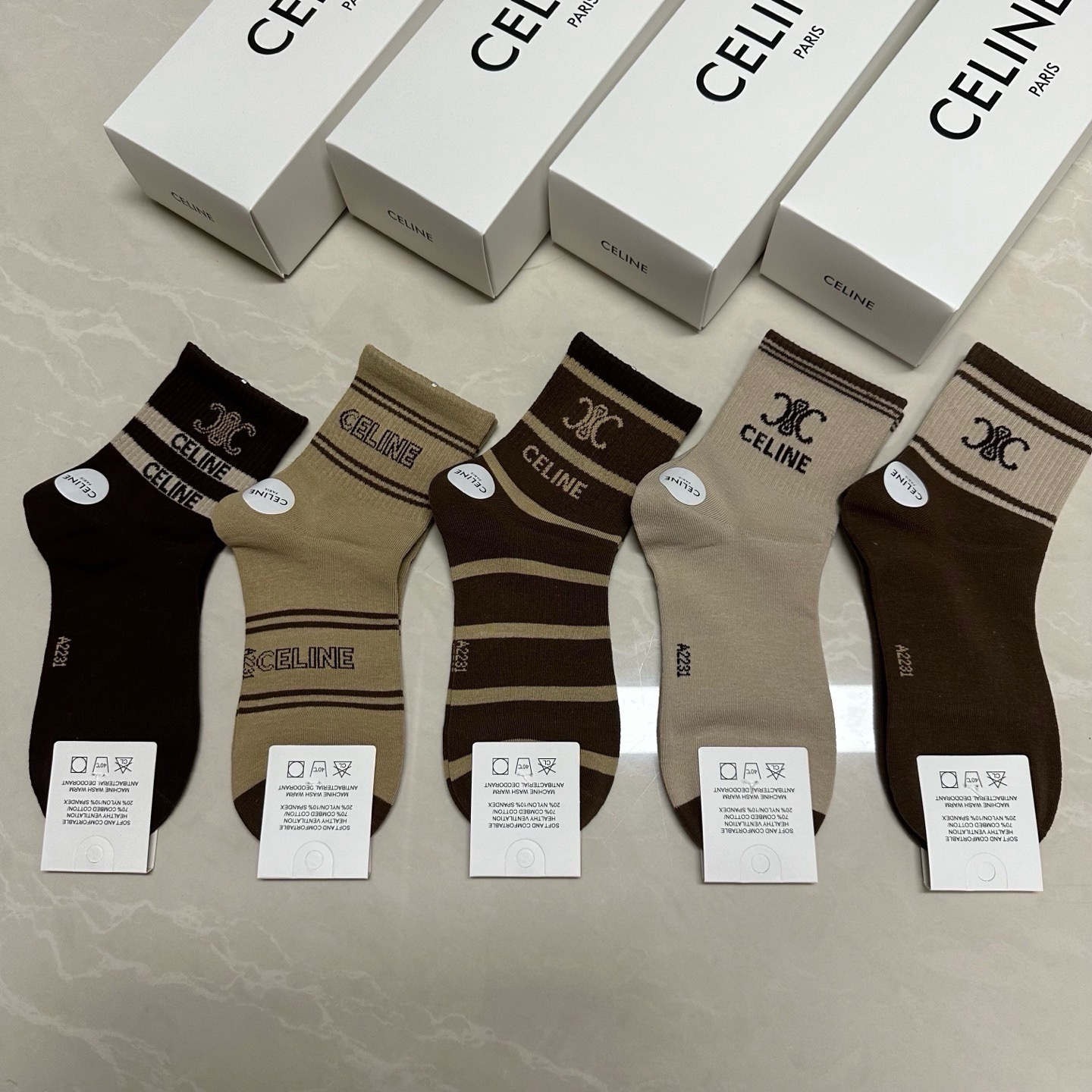 🆕CELINE · 赛琳❗️新品女款中筒袜，【一盒五双】提花经典标志，纯棉材质制造，透气舒适，超级nic