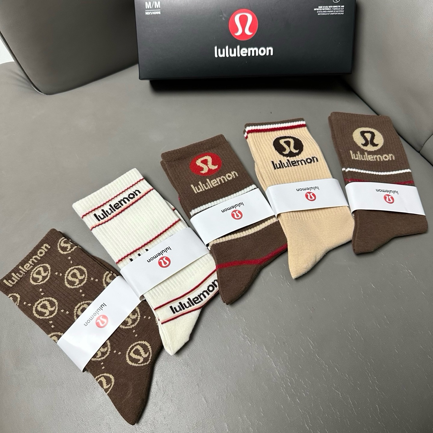 🆕Lululemon · 露露❗️露露新品女款袜子❗️【一盒五双】提花经典标志，纯棉材质制造，透气舒适，