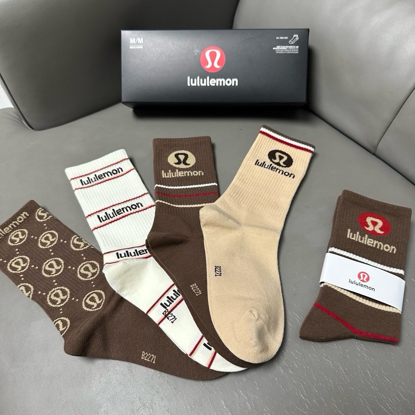 🆕Lululemon · 露露❗️露露新品女款袜子❗️【一盒五双】提花经典标志，纯棉材质制造，透气舒适，