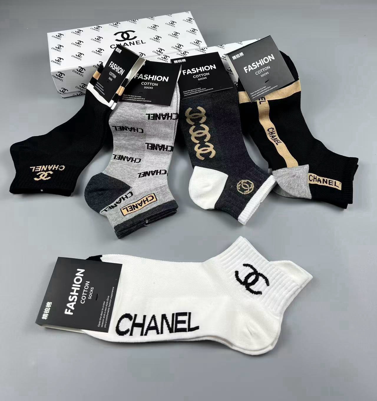 🆕CHANEL · 香奈儿❗️香奶奶家经典男款袜子❗️【一盒五双】纯棉材质，柔软舒适透气，提花经典品牌全