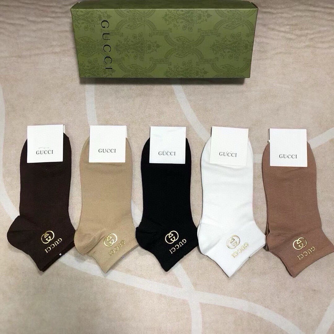 🆕Gucci · 古奇❗️G家新品女款袜子❗️【一盒五双】纯棉材质，柔软舒适透气，罗口烫金经典品牌全称l
