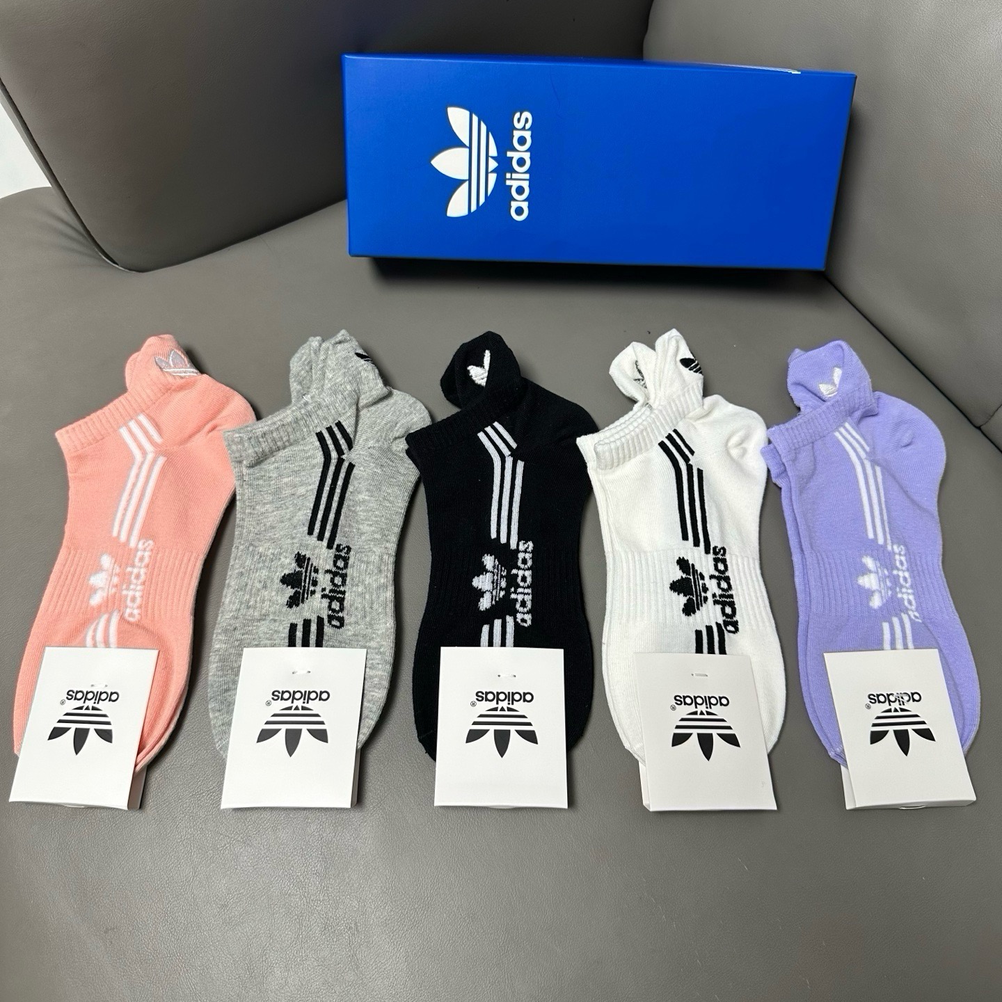 🆕Adidas · 阿迪达斯❗️火爆全网的三叶草❗️☘️logo超级nice❗️❗️设计惊艳绝伦超级好看