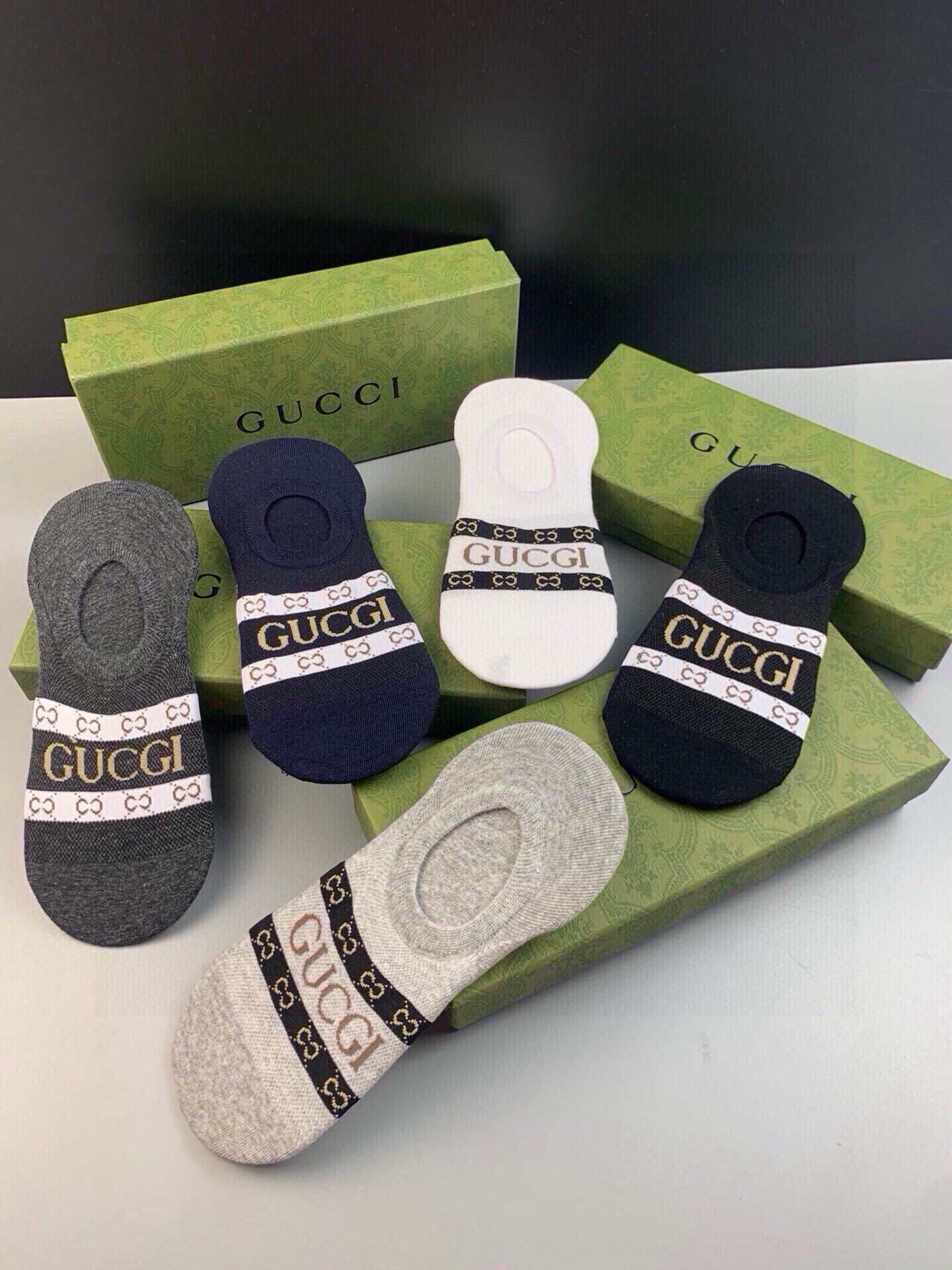 NO:881238,Gucci · Gucci G's new men's invisible socks [five pairs in a box] jacquard classic G's logo, pure cotton material, super comfortable and beautiful, big-name streetwear, fashionable people's must-have socks, stockings, socks, gucci, gucci, socks19860909 Gucci · 古奇G家新品男款隐形袜子【一盒五双】提花经典Ｇ家标志,纯棉材质,超舒适超美腻大牌出街,潮人必备超好搭袜子,丝袜,袜子,gucci,gucci,socks,accessory