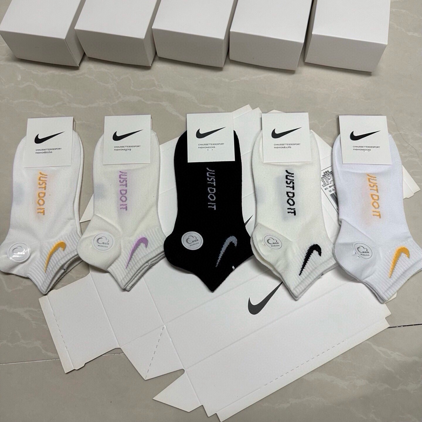 NO:881263,Nike · Nike Nike's new women's boat socks, forever classic and forever made of combed cotton material, breathable, sweat-absorbent, soft and comfortable, very nice on the feet [five pairs in a box] socks, stockings, socks, socks19860909 Nike · 耐克耐克新品女款船袜,永远的经典永远的精梳棉材质,透气吸汗柔软舒适,上脚非常nice【一盒五双】袜子,丝袜,袜子,socks,accessory