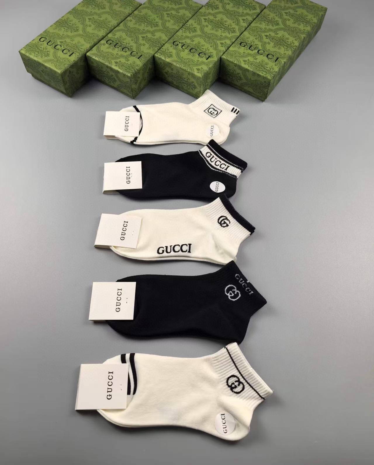NO:920233,Gucci · Gucci G’s new socks [five pairs in a box] jacquard classic logo, super nice, super beautiful in person, super popular small items, big names on the street, fashionable people must-have super easy-to-match socks, stockings, socks, gucci, gucci, socks19860909 Gucci · 古奇G家新品短袜【一盒五双】提花经典标志,超级nice,实物超漂亮,超火爆小单品,大牌出街,潮人必备超好搭袜子,丝袜,袜子,gucci,gucci,socks,accessory